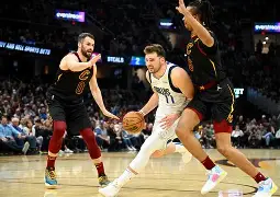 百家乐_包含独行侠NBA战胜菲尼克斯太阳东契奇后撤步三分的词条